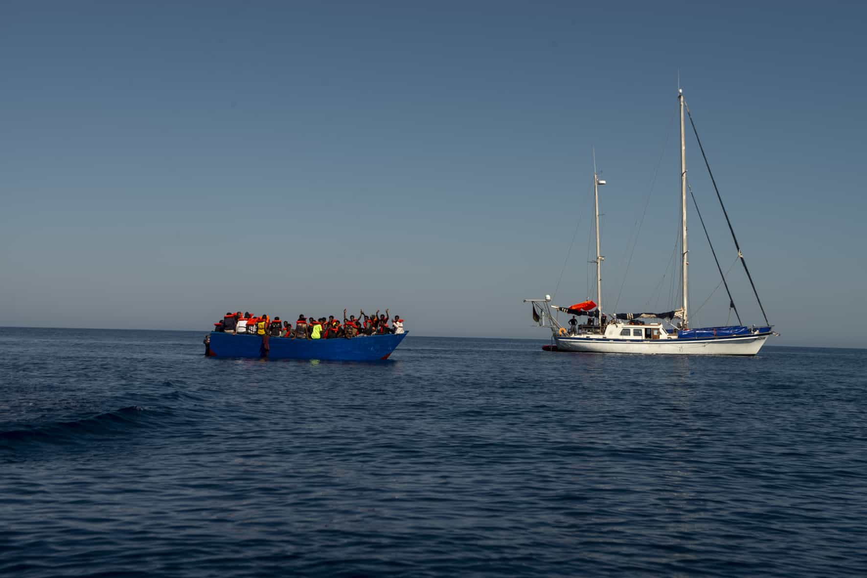 Resqship-Nadir-Holzboot-Seenot-45-Menschen