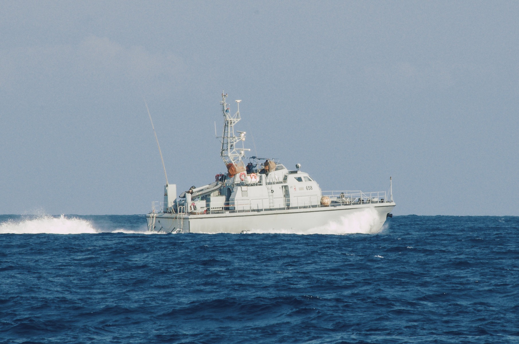 resqship-mission-libysches-küstenwachschiff
