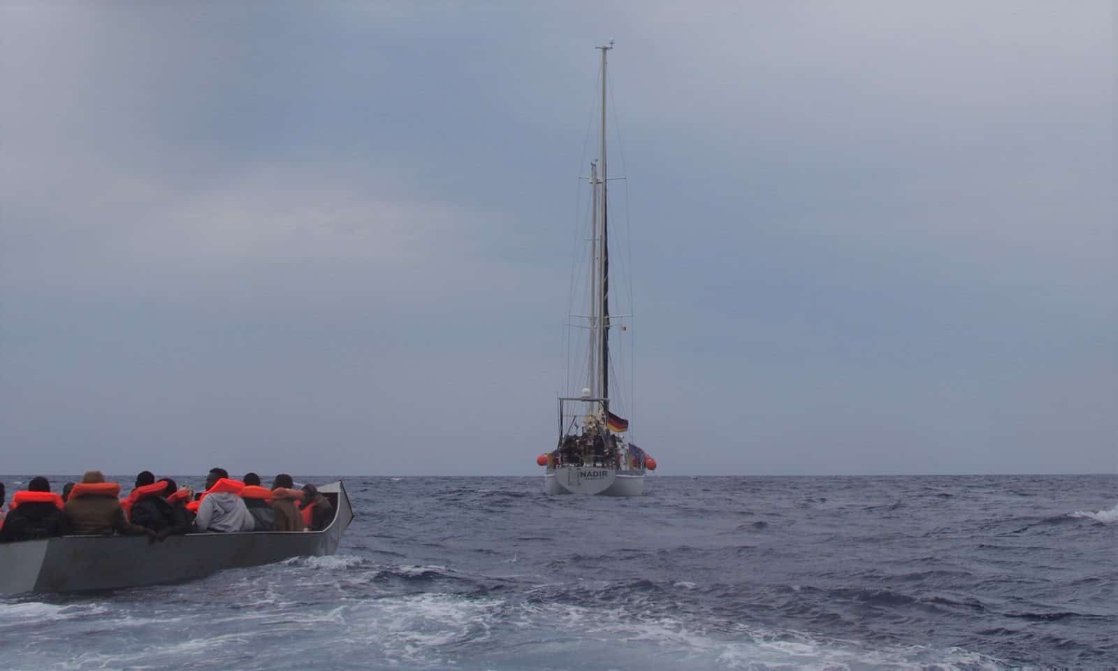 RESQSHIP-Flüchtlingsboot-mit-Nadir