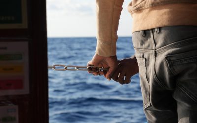 Cooperation in the Central Mediterranean. Between adverse weather and coordination, our NADIR crew supports 449 people in distress at sea.