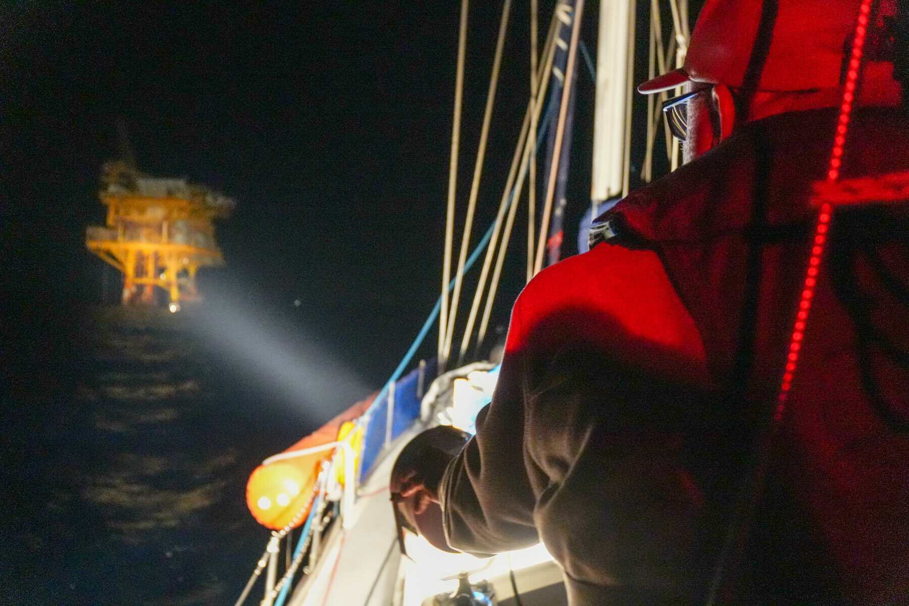 Scheinwerfer auf Didon Plattform 