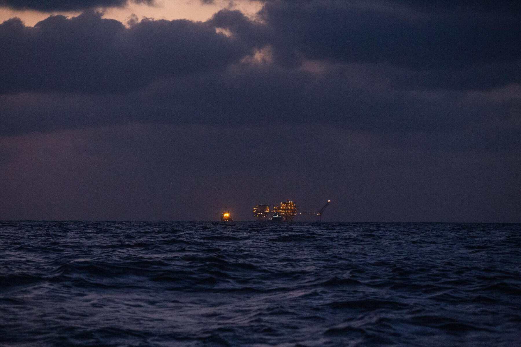 Didon Plattform bei Nacht